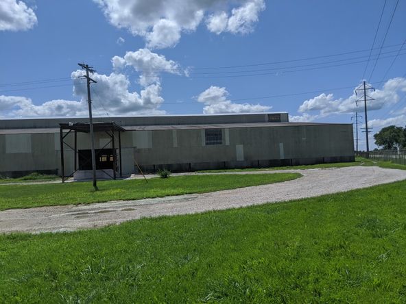 610 W Ross Ln, Danville, IL 61834